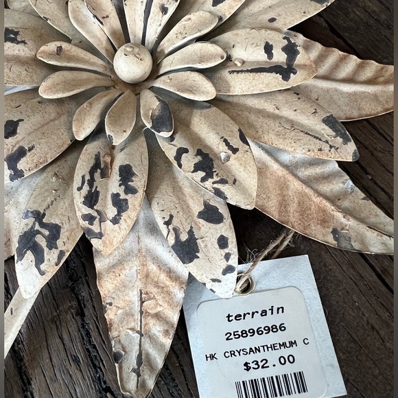 Metal Flower Hook from Terrain - Picture 2 of 3